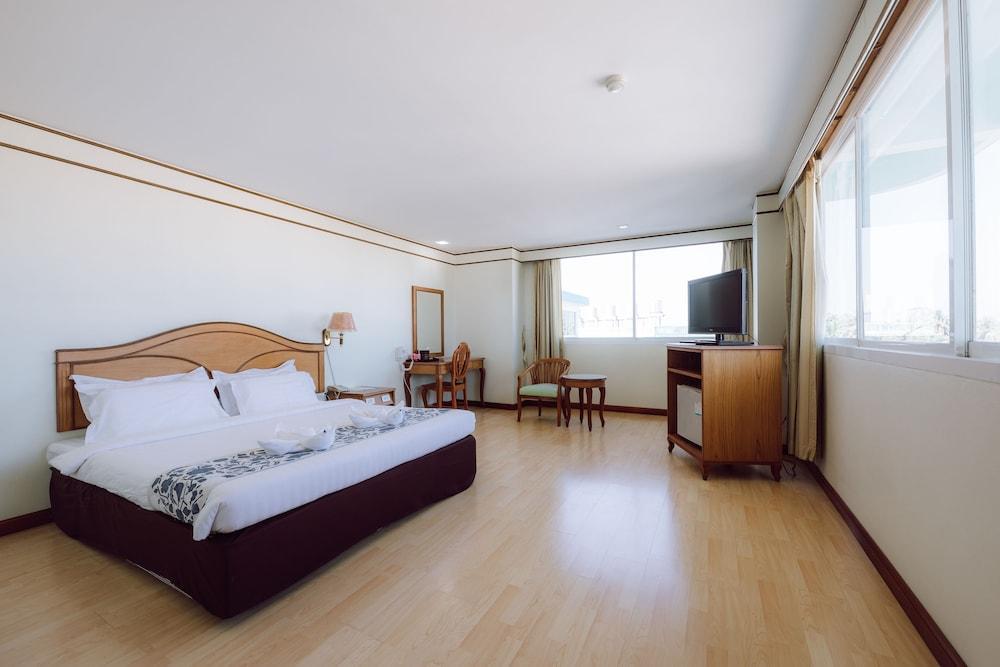 Morakot Twin Chumphon Hotel Exterior photo