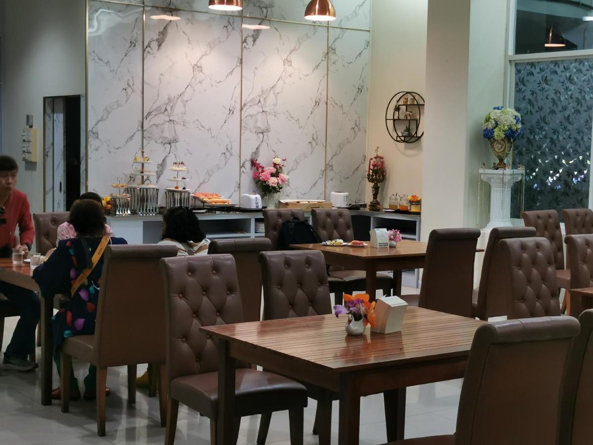 Morakot Twin Chumphon Hotel Exterior photo