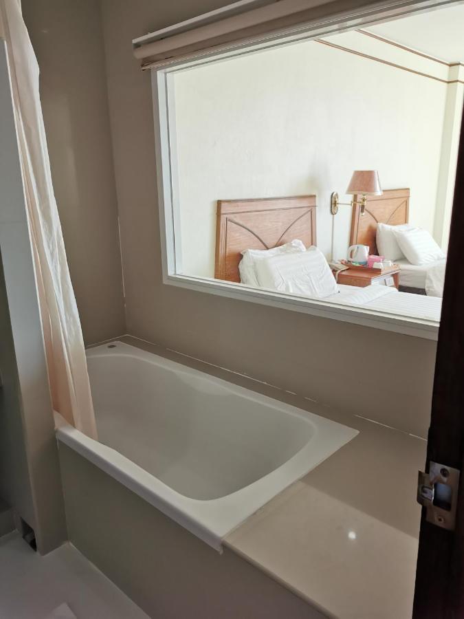 Morakot Twin Chumphon Hotel Exterior photo